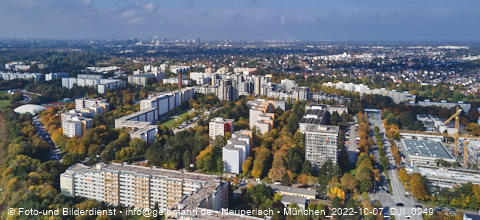 07.10.2022 - Marx-Zentrum, Studentenwohnheim und Wohnanlage Karl-Marx-Ring 52-62 und KMR 53-57c