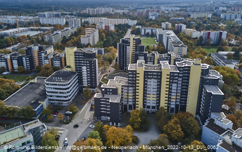 13.10.2022 - Marx-Zentrum, Studentenwohnheim und Wohnanlage Karl-Marx-Ring 52-62 und KMR 53-57c