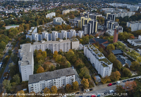 13.10.2022 - Marx-Zentrum, Studentenwohnheim und Wohnanlage Karl-Marx-Ring 52-62 und KMR 53-57c