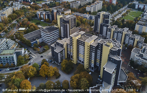 13.10.2022 - Marx-Zentrum, Studentenwohnheim und Wohnanlage Karl-Marx-Ring 52-62 und KMR 53-57c