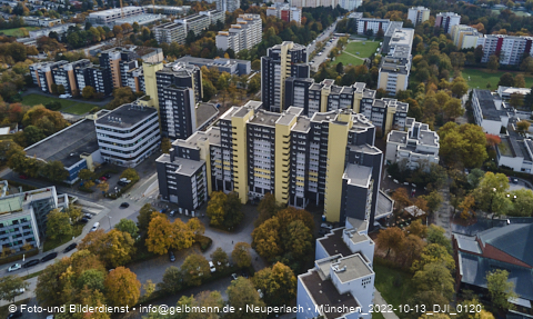 13.10.2022 - Marx-Zentrum, Studentenwohnheim und Wohnanlage Karl-Marx-Ring 52-62 und KMR 53-57c