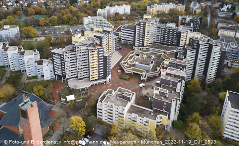 19.11.2022 - Marx-Zentrum, Studentenwohnheim und Wohnanlage Karl-Marx-Ring 52-62 und KMR 53-57c