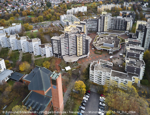 19.11.2022 - Marx-Zentrum, Studentenwohnheim und Wohnanlage Karl-Marx-Ring 52-62 und KMR 53-57c