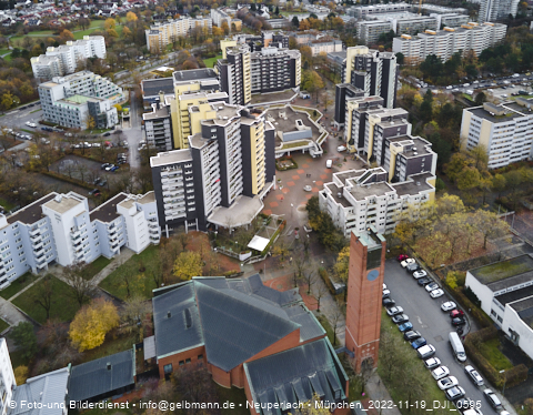 19.11.2022 - Marx-Zentrum, Studentenwohnheim und Wohnanlage Karl-Marx-Ring 52-62 und KMR 53-57c