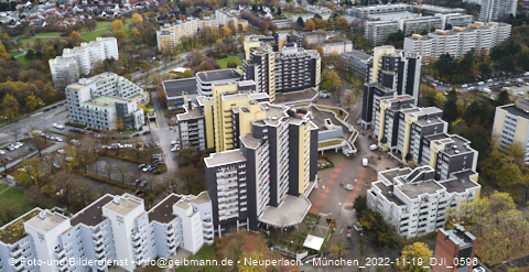 19.11.2022 - Marx-Zentrum, Studentenwohnheim und Wohnanlage Karl-Marx-Ring 52-62 und KMR 53-57c