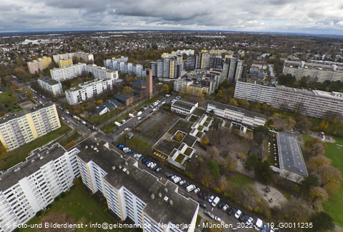 19.11.2022 - Marx-Zentrum, Studentenwohnheim und Wohnanlage Karl-Marx-Ring 52-62 und KMR 53-57c