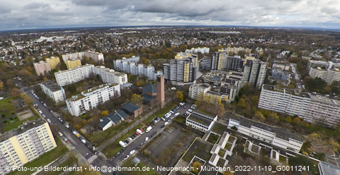 19.11.2022 - Marx-Zentrum, Studentenwohnheim und Wohnanlage Karl-Marx-Ring 52-62 und KMR 53-57c