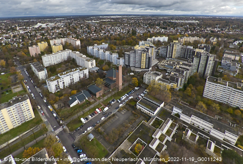 19.11.2022 - Marx-Zentrum, Studentenwohnheim und Wohnanlage Karl-Marx-Ring 52-62 und KMR 53-57c