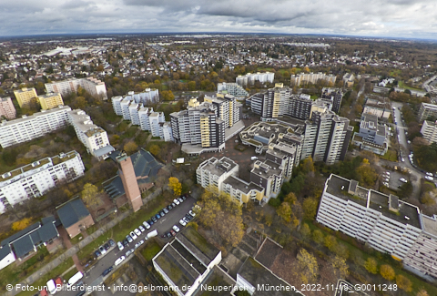 19.11.2022 - Marx-Zentrum, Studentenwohnheim und Wohnanlage Karl-Marx-Ring 52-62 und KMR 53-57c