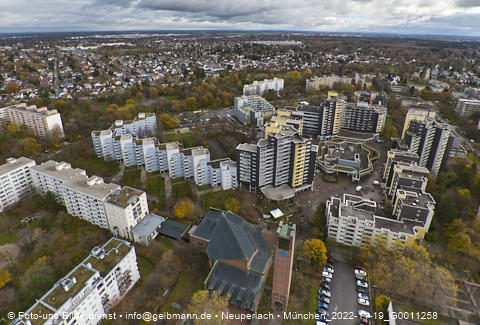 19.11.2022 - Marx-Zentrum, Studentenwohnheim und Wohnanlage Karl-Marx-Ring 52-62 und KMR 53-57c