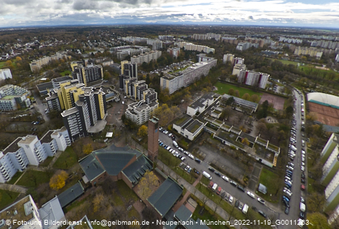 19.11.2022 - Marx-Zentrum, Studentenwohnheim und Wohnanlage Karl-Marx-Ring 52-62 und KMR 53-57c