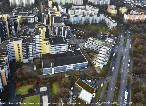 06.12.2022 - Marx-Zentrum, Studentenwohnheim und Wohnanlage Karl-Marx-Ring 52-62 und KMR 53-57c