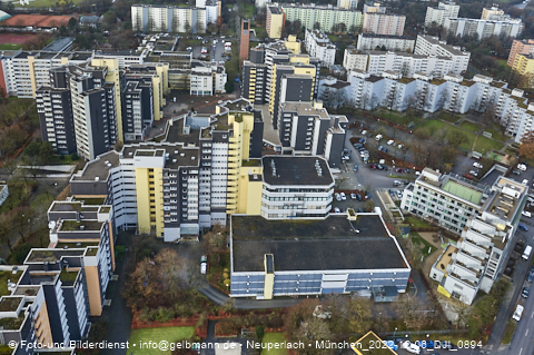 06.12.2022 - Marx-Zentrum, Studentenwohnheim und Wohnanlage Karl-Marx-Ring 52-62 und KMR 53-57c