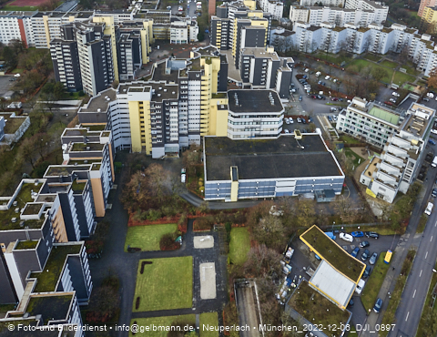 06.12.2022 - Marx-Zentrum, Studentenwohnheim und Wohnanlage Karl-Marx-Ring 52-62 und KMR 53-57c