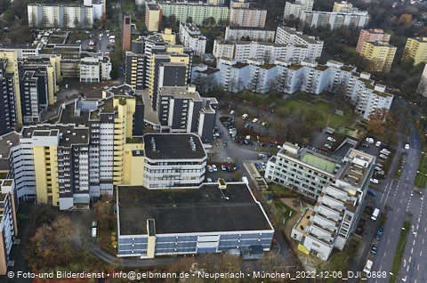 06.12.2022 - Marx-Zentrum, Studentenwohnheim und Wohnanlage Karl-Marx-Ring 52-62 und KMR 53-57c