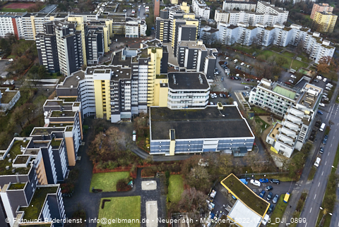 06.12.2022 - Marx-Zentrum, Studentenwohnheim und Wohnanlage Karl-Marx-Ring 52-62 und KMR 53-57c