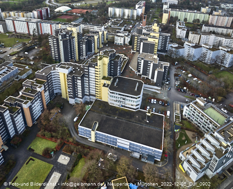 06.12.2022 - Marx-Zentrum, Studentenwohnheim und Wohnanlage Karl-Marx-Ring 52-62 und KMR 53-57c