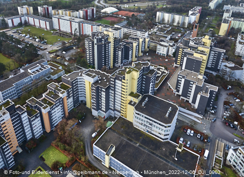 06.12.2022 - Marx-Zentrum, Studentenwohnheim und Wohnanlage Karl-Marx-Ring 52-62 und KMR 53-57c