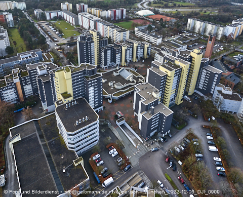 06.12.2022 - Marx-Zentrum, Studentenwohnheim und Wohnanlage Karl-Marx-Ring 52-62 und KMR 53-57c