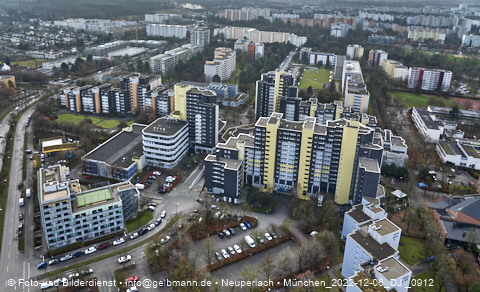 06.12.2022 - Marx-Zentrum, Studentenwohnheim und Wohnanlage Karl-Marx-Ring 52-62 und KMR 53-57c