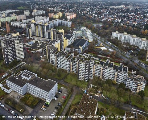 06.12.2022 - Marx-Zentrum, Studentenwohnheim und Wohnanlage Karl-Marx-Ring 52-62 und KMR 53-57c