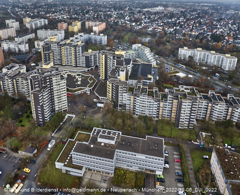 06.12.2022 - Marx-Zentrum, Studentenwohnheim und Wohnanlage Karl-Marx-Ring 52-62 und KMR 53-57c
