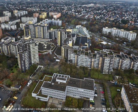 06.12.2022 - Marx-Zentrum, Studentenwohnheim und Wohnanlage Karl-Marx-Ring 52-62 und KMR 53-57c