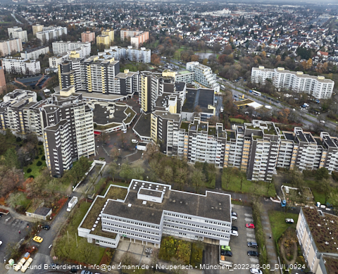 06.12.2022 - Marx-Zentrum, Studentenwohnheim und Wohnanlage Karl-Marx-Ring 52-62 und KMR 53-57c