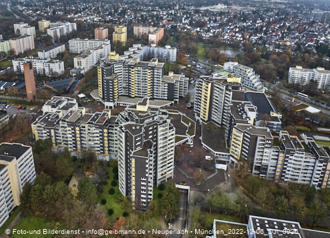 06.12.2022 - Marx-Zentrum, Studentenwohnheim und Wohnanlage Karl-Marx-Ring 52-62 und KMR 53-57c