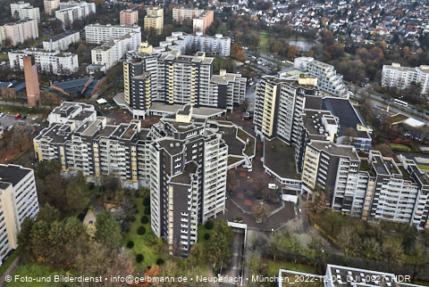 06.12.2022 - Marx-Zentrum, Studentenwohnheim und Wohnanlage Karl-Marx-Ring 52-62 und KMR 53-57c