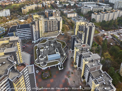 07.12.2022 - Marx-Zentrum, Studentenwohnheim und Wohnanlage Karl-Marx-Ring 52-62 und KMR 53-57c