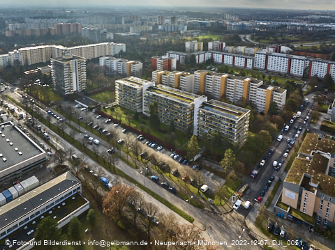 07.12.2022 - Marx-Zentrum, Studentenwohnheim und Wohnanlage Karl-Marx-Ring 52-62 und KMR 53-57c
