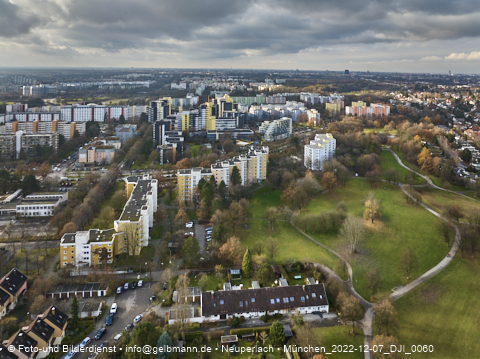 07.12.2022 - Marx-Zentrum, Studentenwohnheim und Wohnanlage Karl-Marx-Ring 52-62 und KMR 53-57c