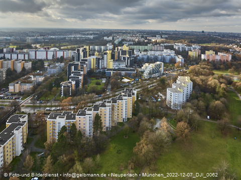 07.12.2022 - Marx-Zentrum, Studentenwohnheim und Wohnanlage Karl-Marx-Ring 52-62 und KMR 53-57c