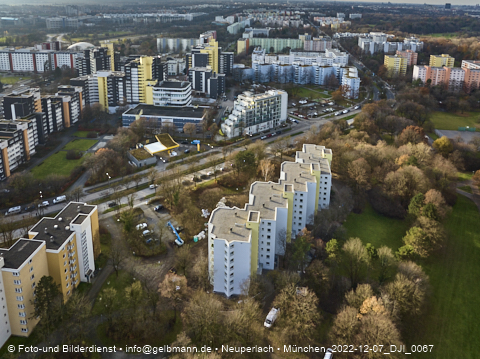 07.12.2022 - Marx-Zentrum, Studentenwohnheim und Wohnanlage Karl-Marx-Ring 52-62 und KMR 53-57c