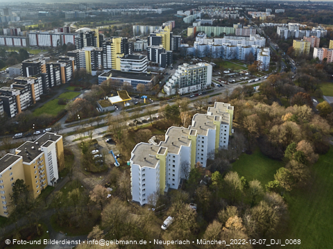 07.12.2022 - Marx-Zentrum, Studentenwohnheim und Wohnanlage Karl-Marx-Ring 52-62 und KMR 53-57c