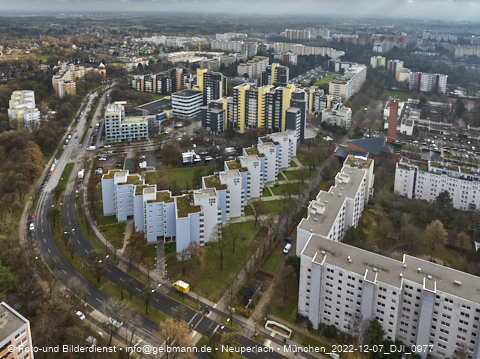 07.12.2022 - Marx-Zentrum, Studentenwohnheim und Wohnanlage Karl-Marx-Ring 52-62 und KMR 53-57c