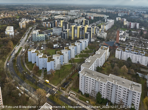 07.12.2022 - Marx-Zentrum, Studentenwohnheim und Wohnanlage Karl-Marx-Ring 52-62 und KMR 53-57c