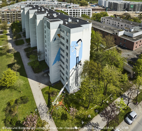 04.05.2023 - Der Blaue Vogel - Wolfgang-Niesner - Der bunte Beton am Karl-Marx-Ring Neuperlach