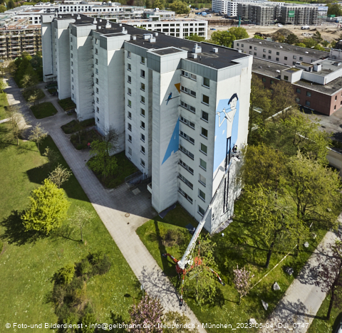 04.05.2023 - Der Blaue Vogel - Wolfgang-Niesner - Der bunte Beton am Karl-Marx-Ring Neuperlach