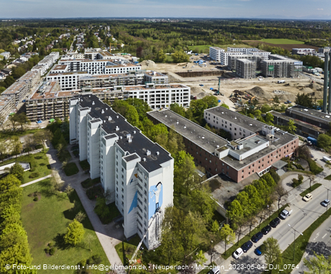 04.05.2023 - Der Blaue Vogel - Wolfgang-Niesner - Der bunte Beton am Karl-Marx-Ring Neuperlach