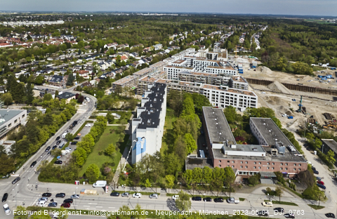04.05.2023 - Der Blaue Vogel - Wolfgang-Niesner - Der bunte Beton am Karl-Marx-Ring Neuperlach