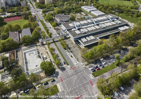 04.05.2023 - Der Blaue Vogel - Wolfgang-Niesner - Der bunte Beton am Karl-Marx-Ring Neuperlach