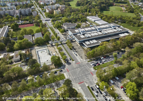 04.05.2023 - Der Blaue Vogel - Wolfgang-Niesner - Der bunte Beton am Karl-Marx-Ring Neuperlach
