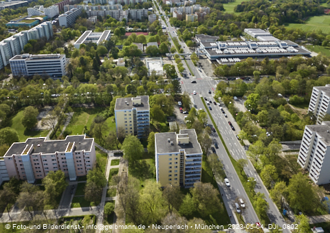 04.05.2023 - Der Blaue Vogel - Wolfgang-Niesner - Der bunte Beton am Karl-Marx-Ring Neuperlach