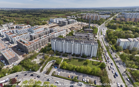 04.05.2023 - Der Blaue Vogel - Wolfgang-Niesner - Der bunte Beton am Karl-Marx-Ring Neuperlach