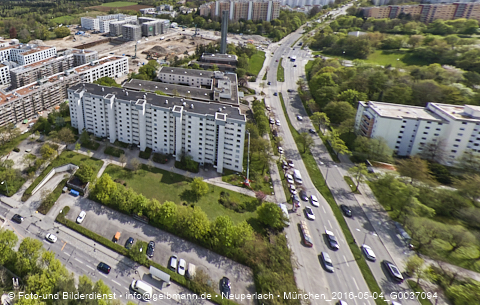 04.05.2023 - Der Blaue Vogel - Wolfgang-Niesner - Der bunte Beton am Karl-Marx-Ring Neuperlach