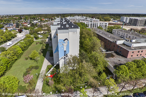 04.05.2023 - Der Blaue Vogel - Wolfgang-Niesner - Der bunte Beton am Karl-Marx-Ring Neuperlach