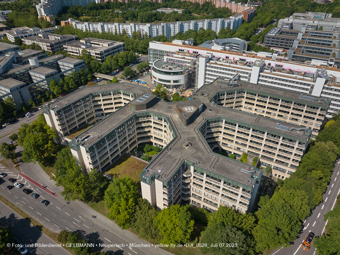 07.07.2023 - Wohnring Neuperlach mit ehemaliger Allianz und Vereinte und Umgebung