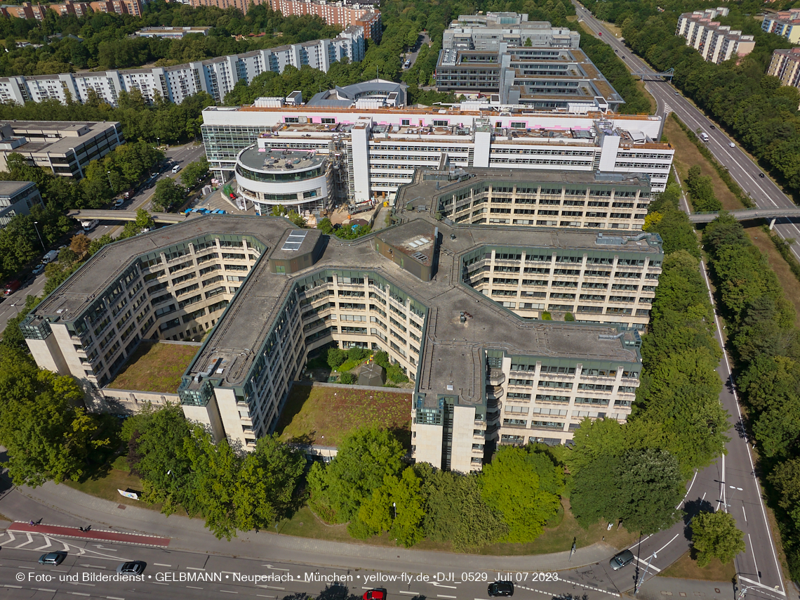 07.07.2023 - Wohnring Neuperlach mit ehemaliger Allianz und Vereinte und Umgebung